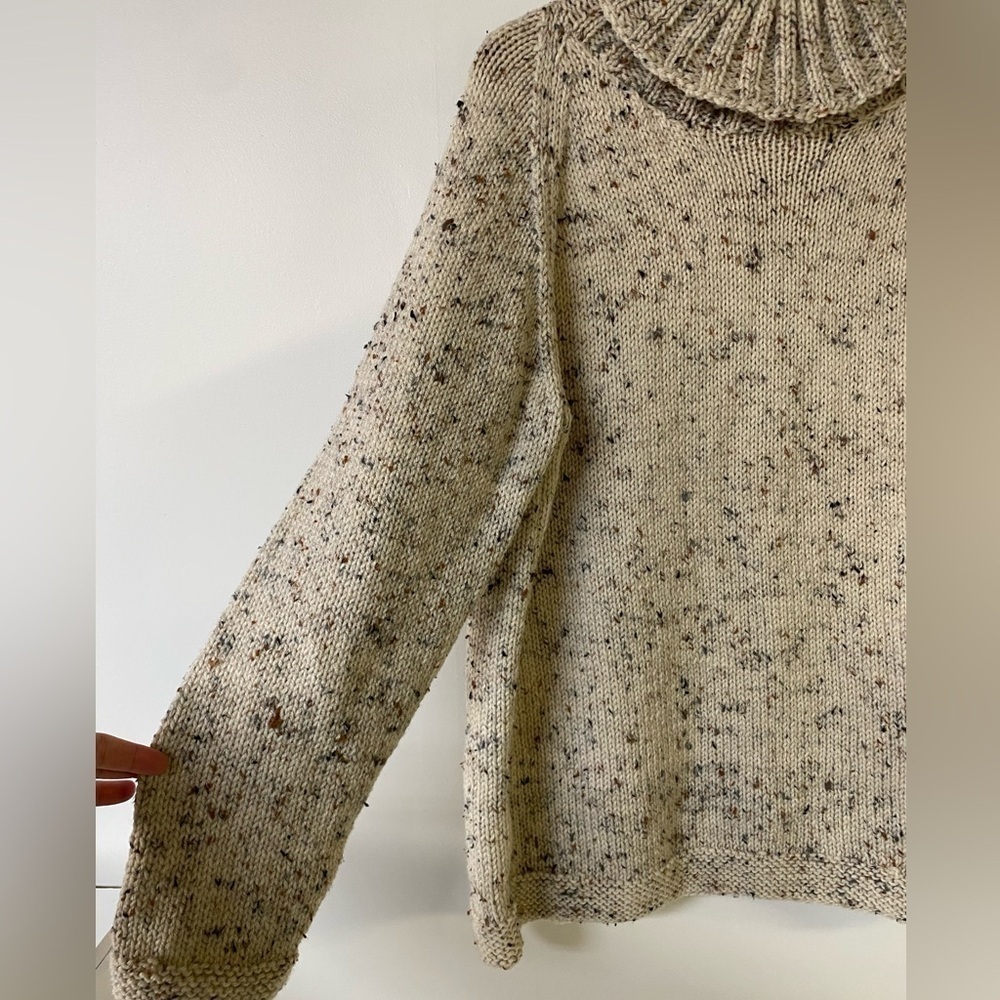 Beautiful hand knit oversize sweater, gorgeous fall colours no size or care tags - Picture 3 of 8